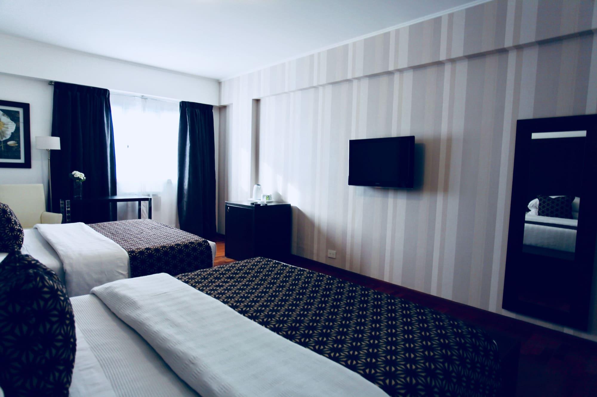 Hotel Tolosa ปูแอร์โตมาดริน ภายนอก รูปภาพ