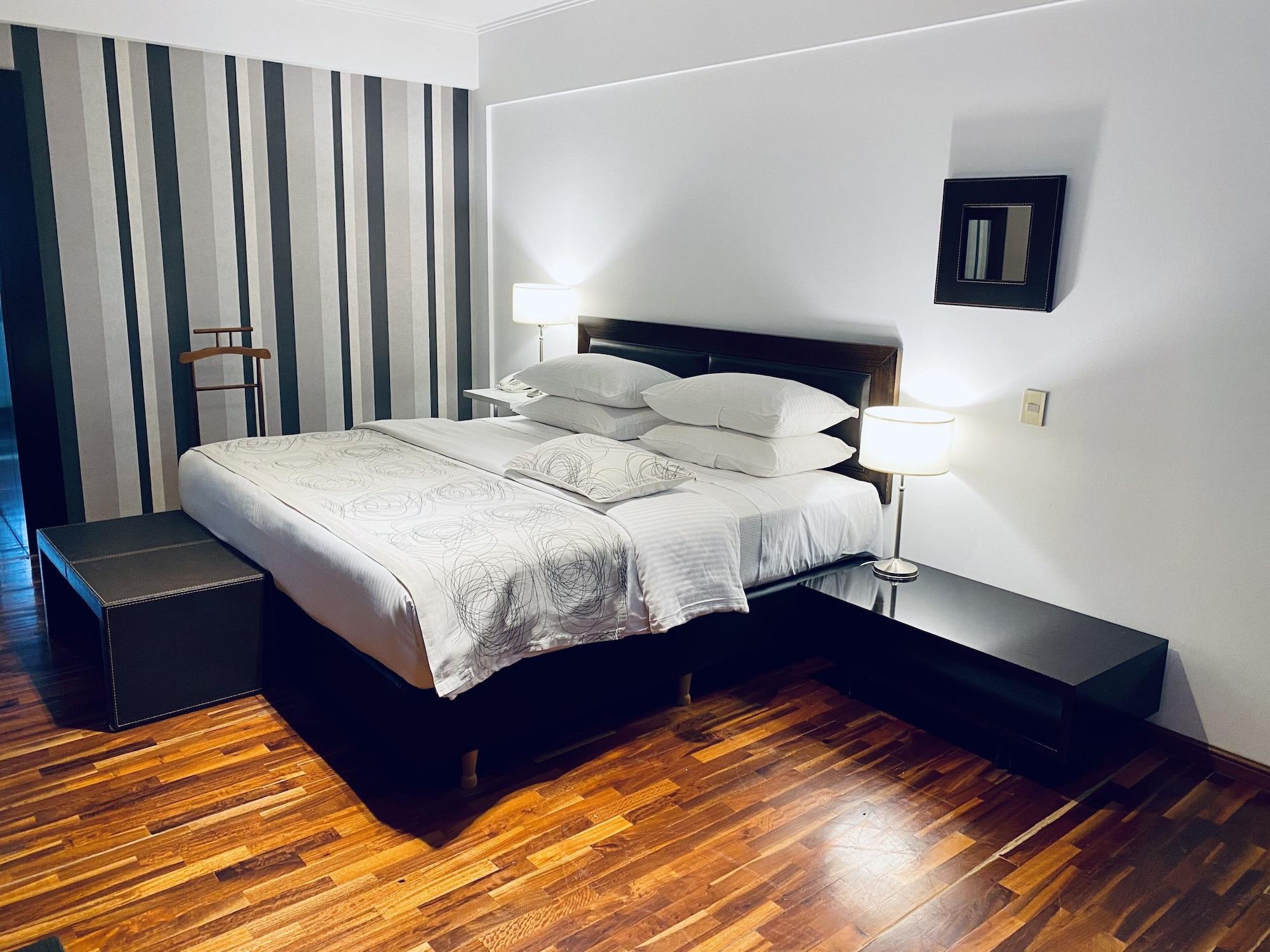 Hotel Tolosa ปูแอร์โตมาดริน ภายนอก รูปภาพ